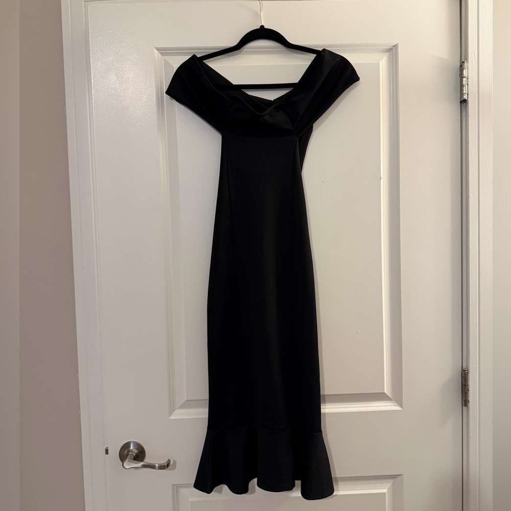 Pretty Little Thing Black Off-Shoulder Dress